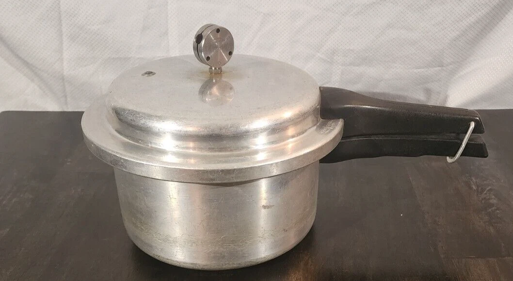 Vtg 4 Qt Mirro-Matic 394M Aluminum Pressure Cooker Lock Lid - See Description