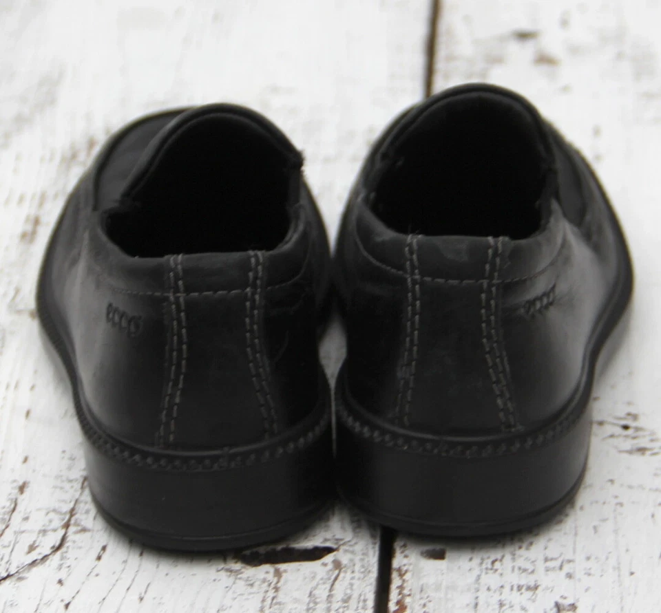 Zapatos de vestir ECCO de cuero negro sin cordones para niños talla 11 Foto 2 de 4