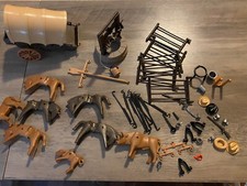 VTG Playmobil covered wagon , horses, fences cowboy guns pots cups Well