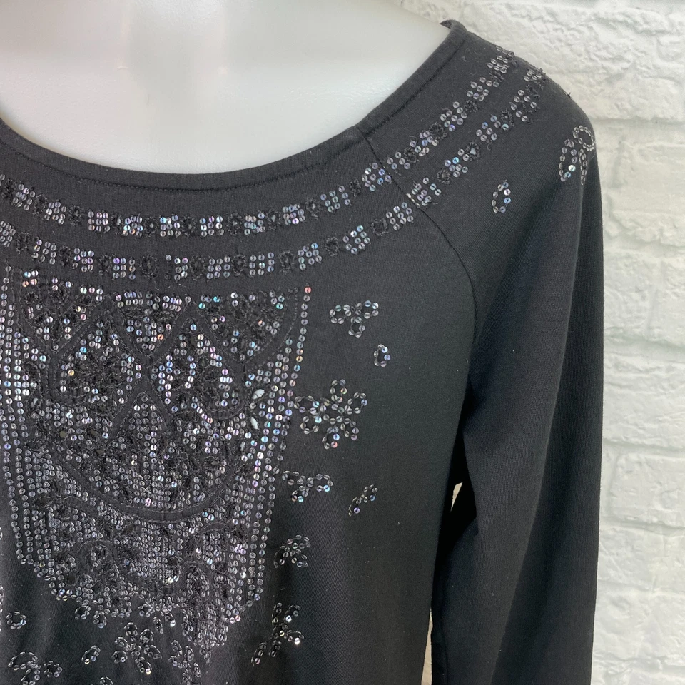 Sudadera Silence + Noise Grande Negra Lentejuelas Adornada Ojales Bordados Foto 3 de 4