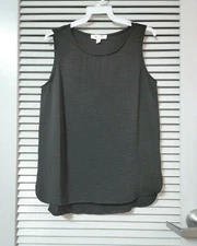 black slevless top M urban outfit