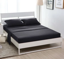 4-Piece Bed Sheet Set 1 Fitted Sheet 1 Flat Sheet 2 Pillowcases Full Size Black