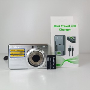 Sony Cyber-Shot DSC-S750 7.2MP Digital Camera With Charger And Memory Card