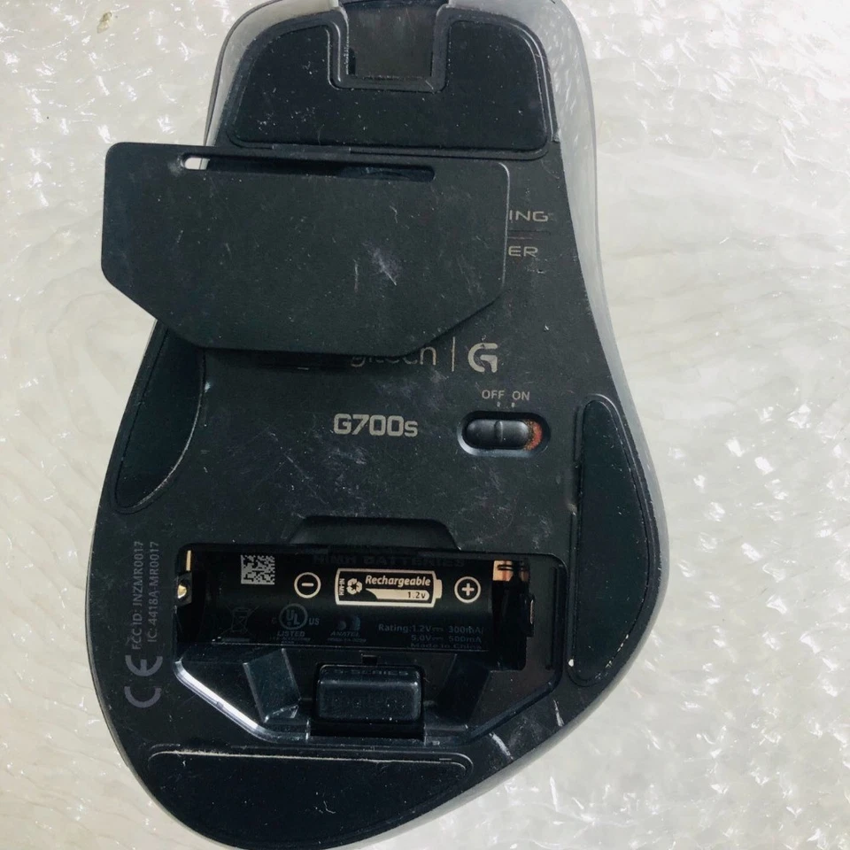 Logitech G700s Mouse 8200 DPI Wireless Rechargeable Gaming 13 Buttons for PC/Mac - Image 3 of 4