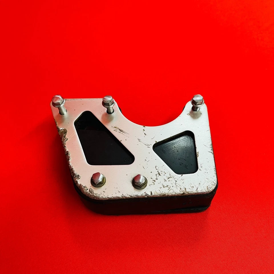 GUÍA DE CADENA DRZ125 PROTECTOR TRASERO ORIGINAL SUZUKI DR-Z DRZ 125 L (2003-2019) Foto 2 de 4