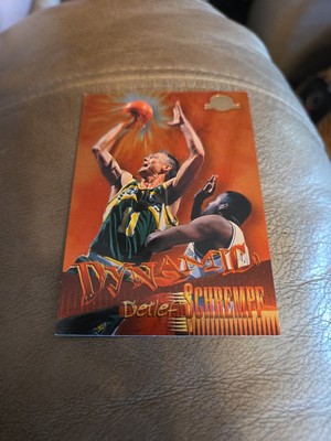 1995-96 SkyBox Premium Dynamic #D11 Detlef Schrempf Seattle Supersonics