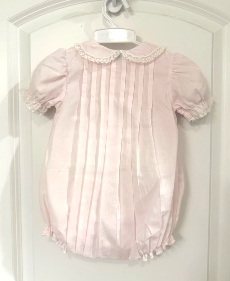 Burbuja frontal abierta festoneada Feltman Brothers | Rosa | 9M Foto 3 de 4