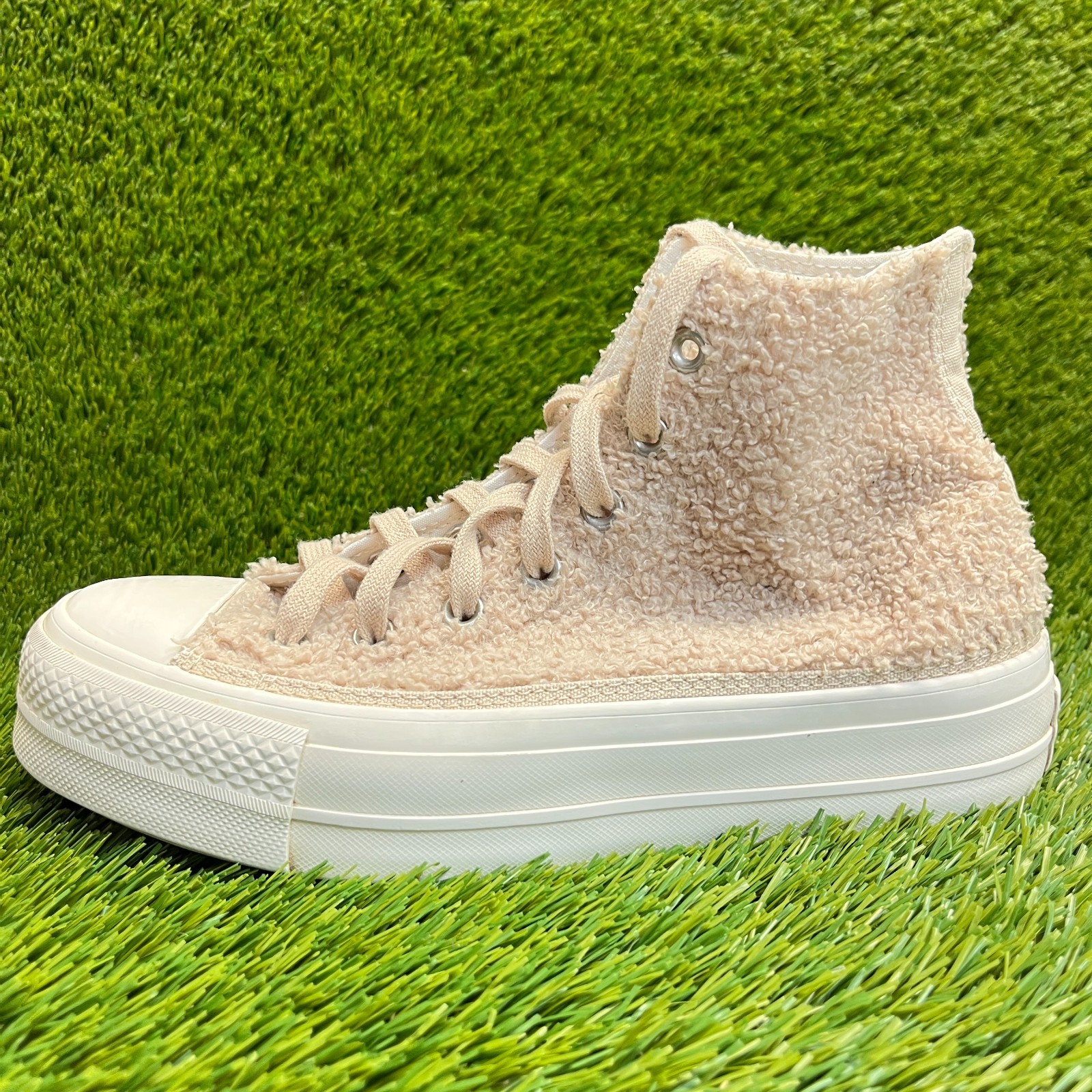 Converse Chuck Taylor All Star Womens Size 8 Beige White Athletic Shoes Sneakers thumbnail 4