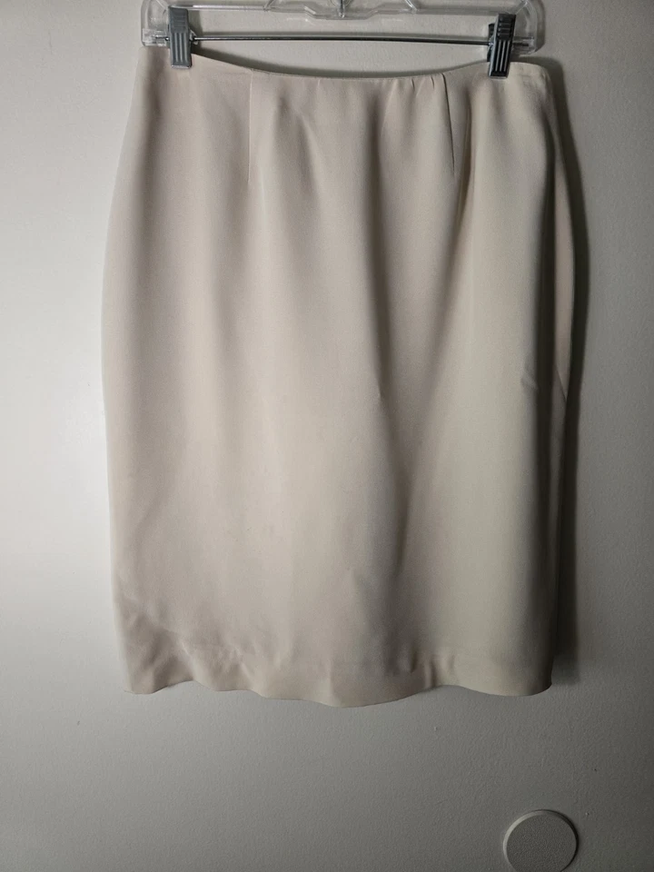 Vtg Valerie Stevens 100% Silk Skirt Suit Skirt 10P Jacket 8P Needs Dry Cleaned - Image 3 of 4