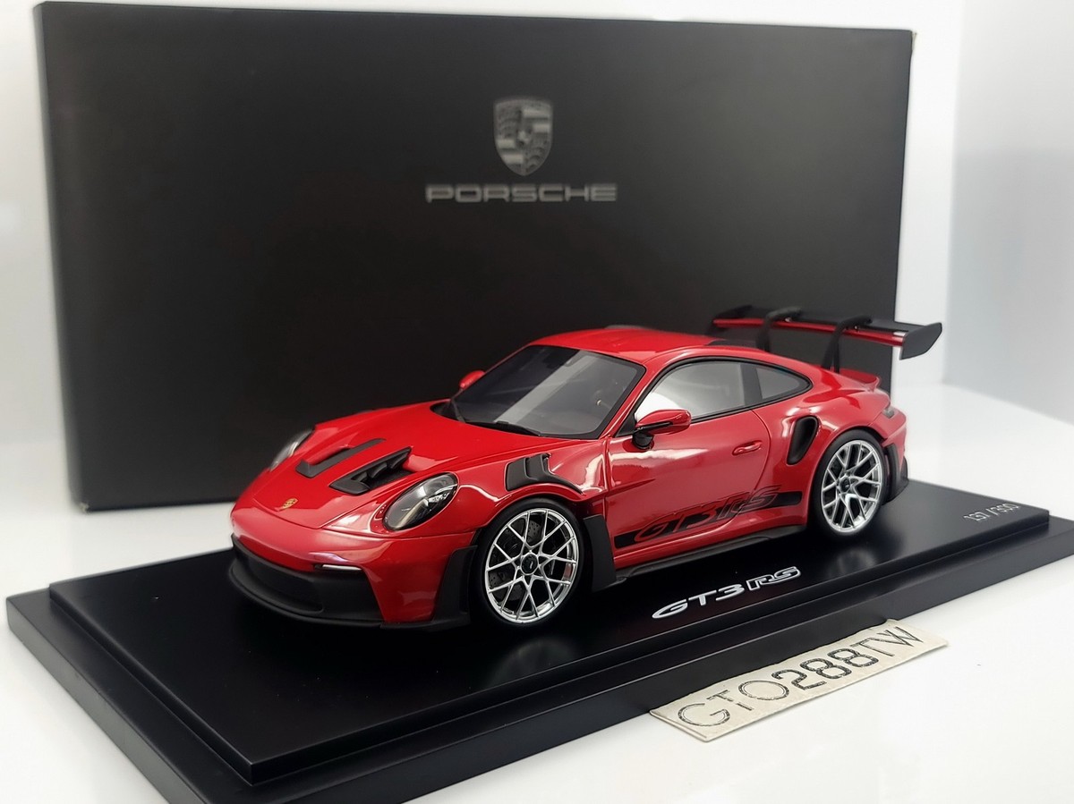 Dealer Edition 1:18 Porsche 911 GT3 RS(992) Guards Red - by Spark