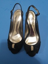 The Touch Of Nina Peep Toe Sling Back Heels Size 5.5 M