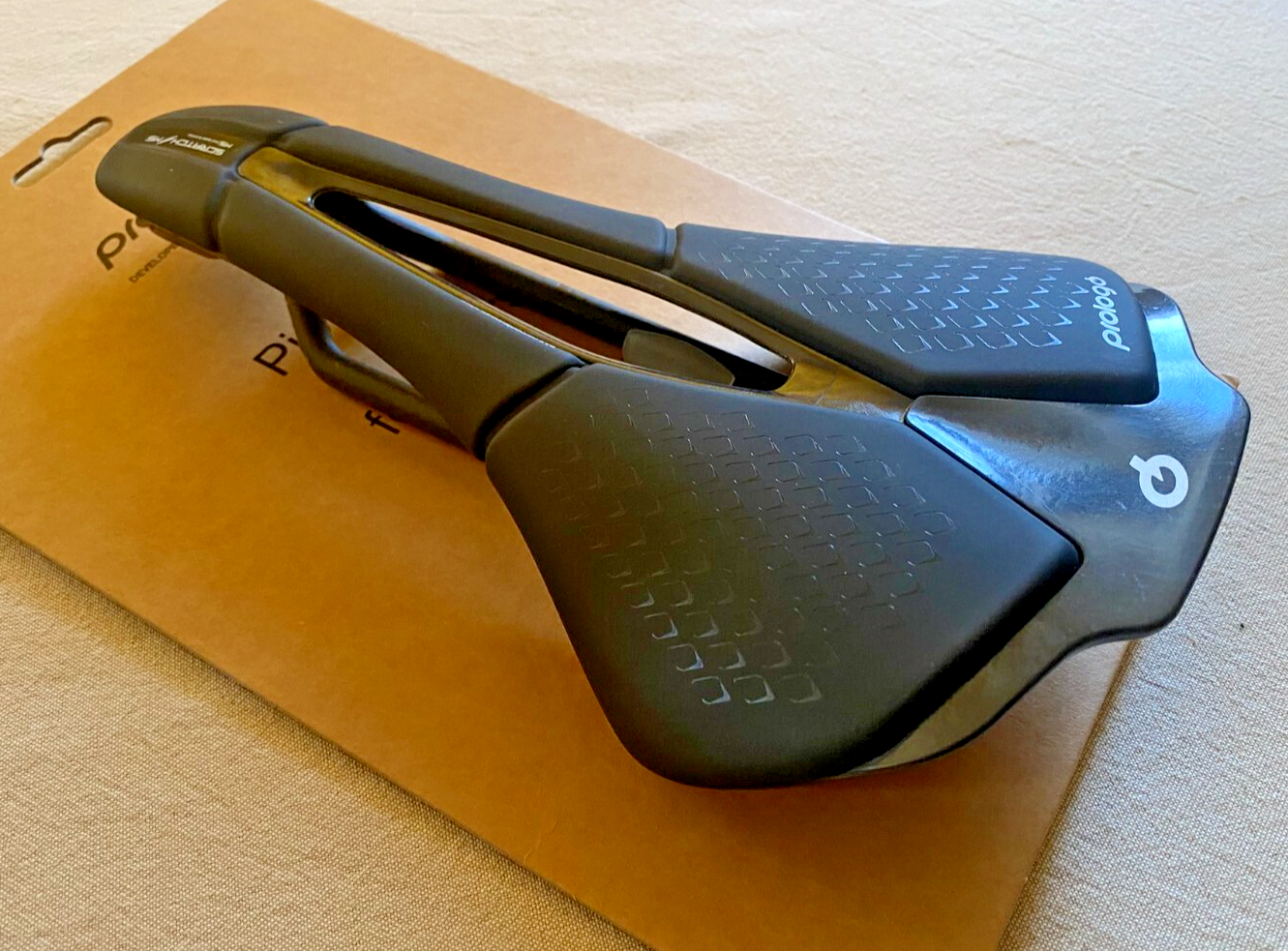 SELLA PROLOGO SCRATCH M5 140 PAS - Nack, black Steli in carbonio