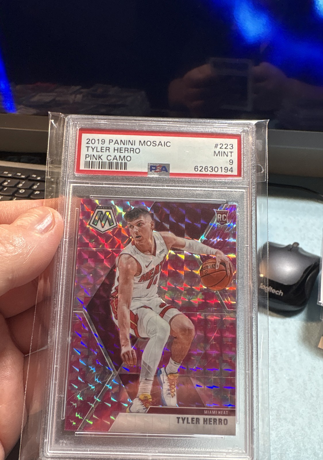 2019-20 Panini Mosaic - Rookies Tyler Herro #223 Pink Camo Prizm (RC)