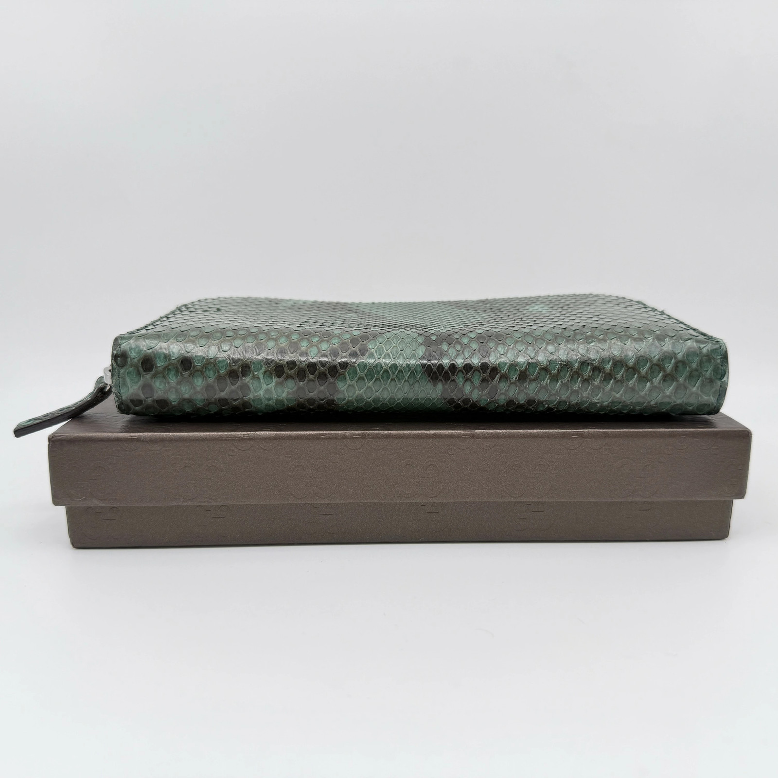Gucci Python Green Leather Unisex Long Wallet Used - image 4