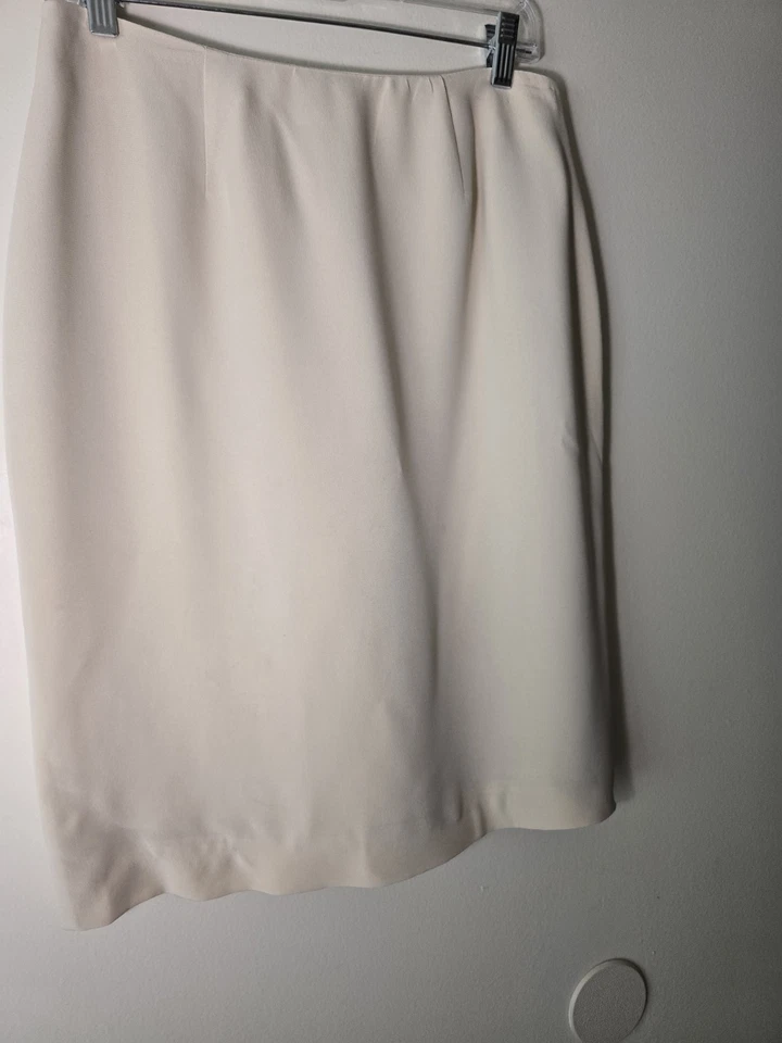 Vtg Valerie Stevens 100% Silk Skirt Suit Skirt 10P Jacket 8P Needs Dry Cleaned - Image 4 of 4