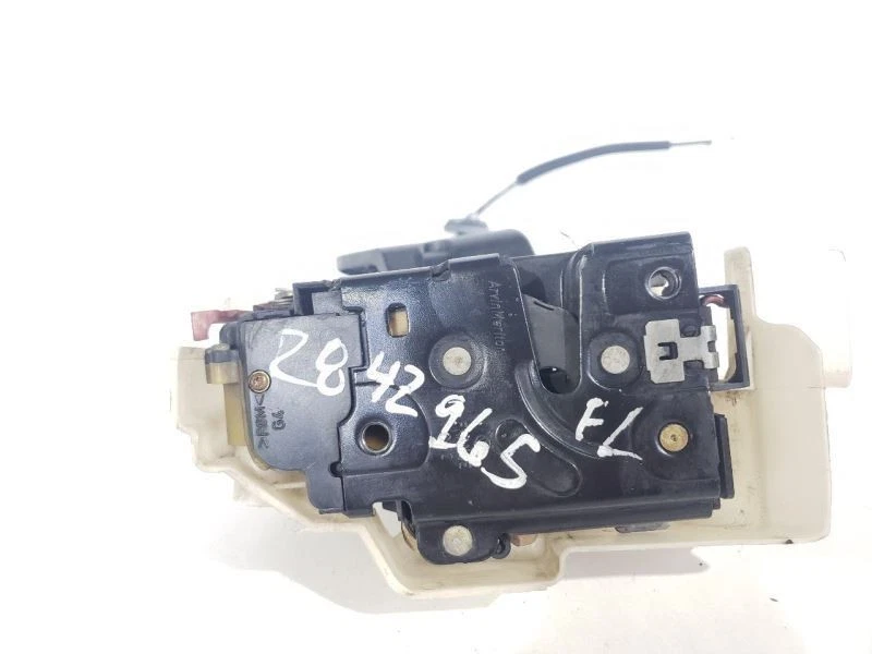 Front Left Door Lock Actuator OEM 2004 Porsche Cayenne - Image 2 of 4