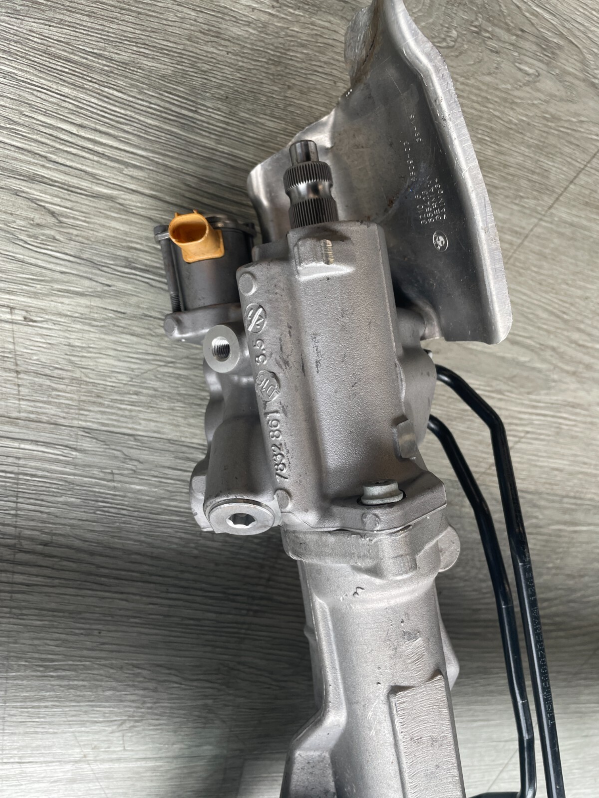 BENTLEY FLYING SPUR FACTORY REBUILT RACK AND PINION  W/OUT SOLENOID 2014 TO 2019