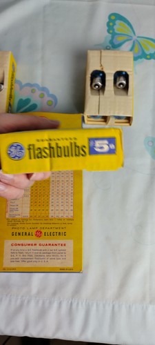 Vtg Box of 12 GE General Electric 5B Rhenium Flashbulbs Camera NOS Graffic - Picture 11 of 20