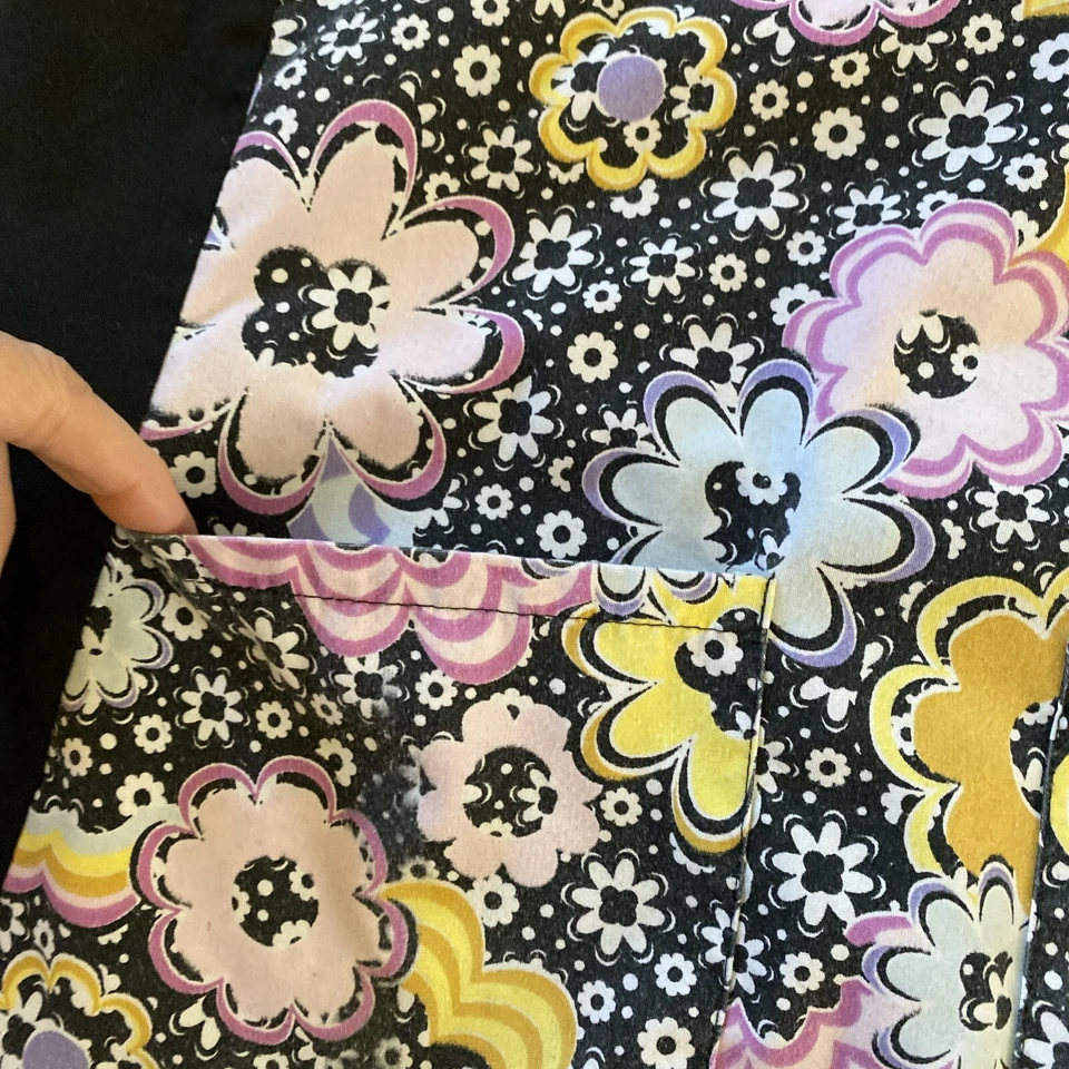 Blusa Médica Estampada Floral Estrella Negra Enfermeras Talla M Foto 4 de 4