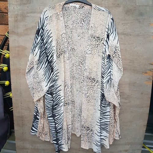Paper Scissors Caftan cardigan sheer Size 14 Womens animal print Kimono - Picture 3 of 9