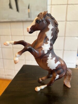 Breyer Rearing Stallion #7206 Classic Chestnut Pinto Target Exclusive 2007-2008