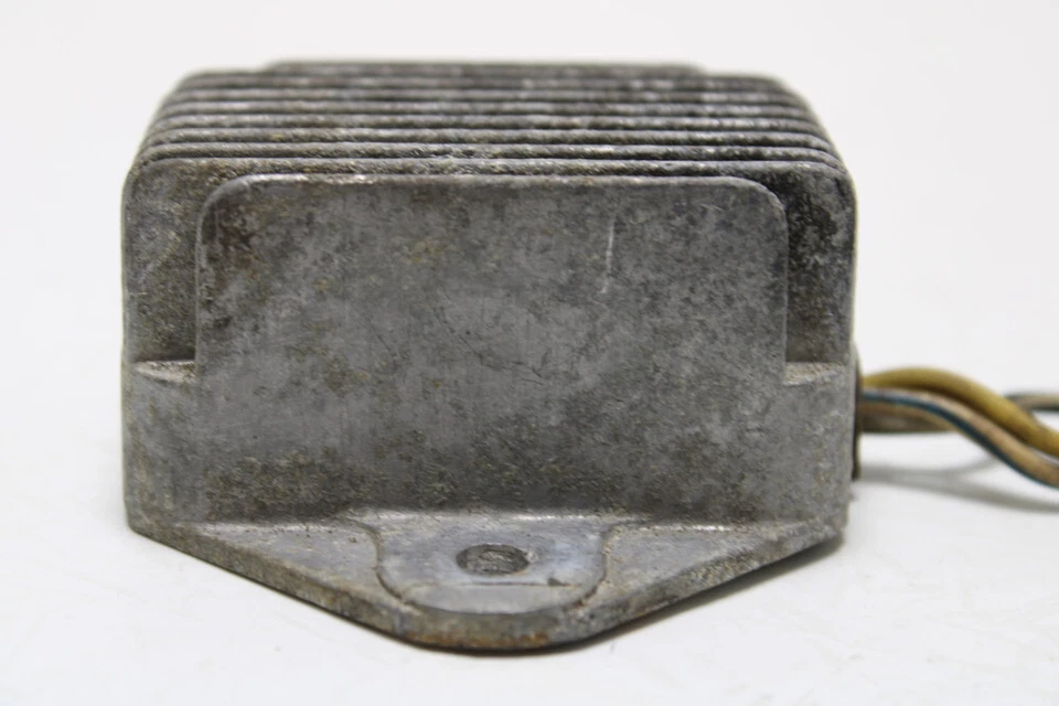 Regulador de voltaje rectificador Suzuki GS1000 Foto 4 de 4