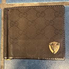 Gucci Black Bifold Wallet Logo Metal Badge Folding Credit Card Men's