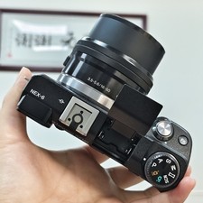 Sony NEX-6 Mirrorless Digital Camera with 16-50mm Lens 16.1MP Tiltable Screen