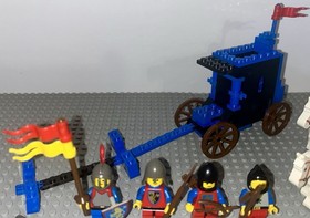 Lego 6055 Castle Lion Knights Prisoner Convoy Set Vintage Minifigures