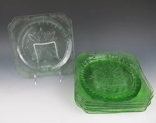 (10) Jeannette Adam Green Uranium Depression Glass Dinner Plates 9"