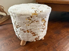 Mystic Apparel Round Foot Stool Faux Fur Sequin Ottoman Vanity Stool