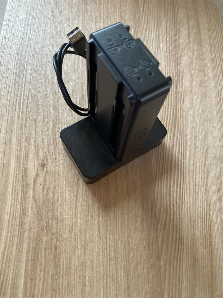 官方任天堂 Switch Joy-Con 充电底座适用于 Joy Con 充电器充电 4 个控制台 — 第 2/3 张图片