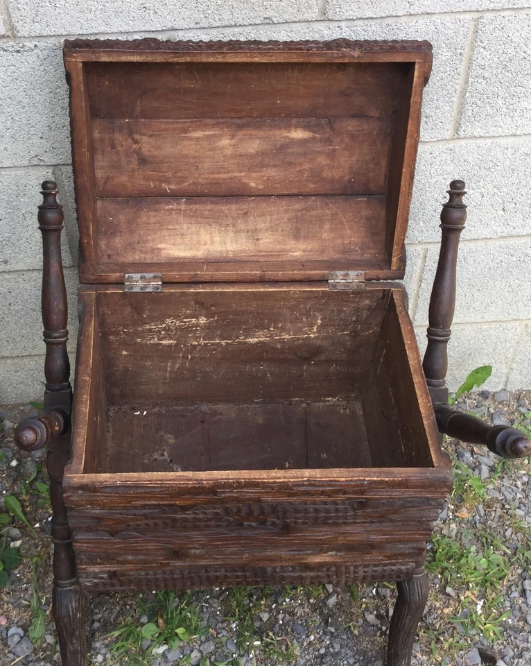 BLACK FOREST CARVED TRUNK Foto 4 de 4