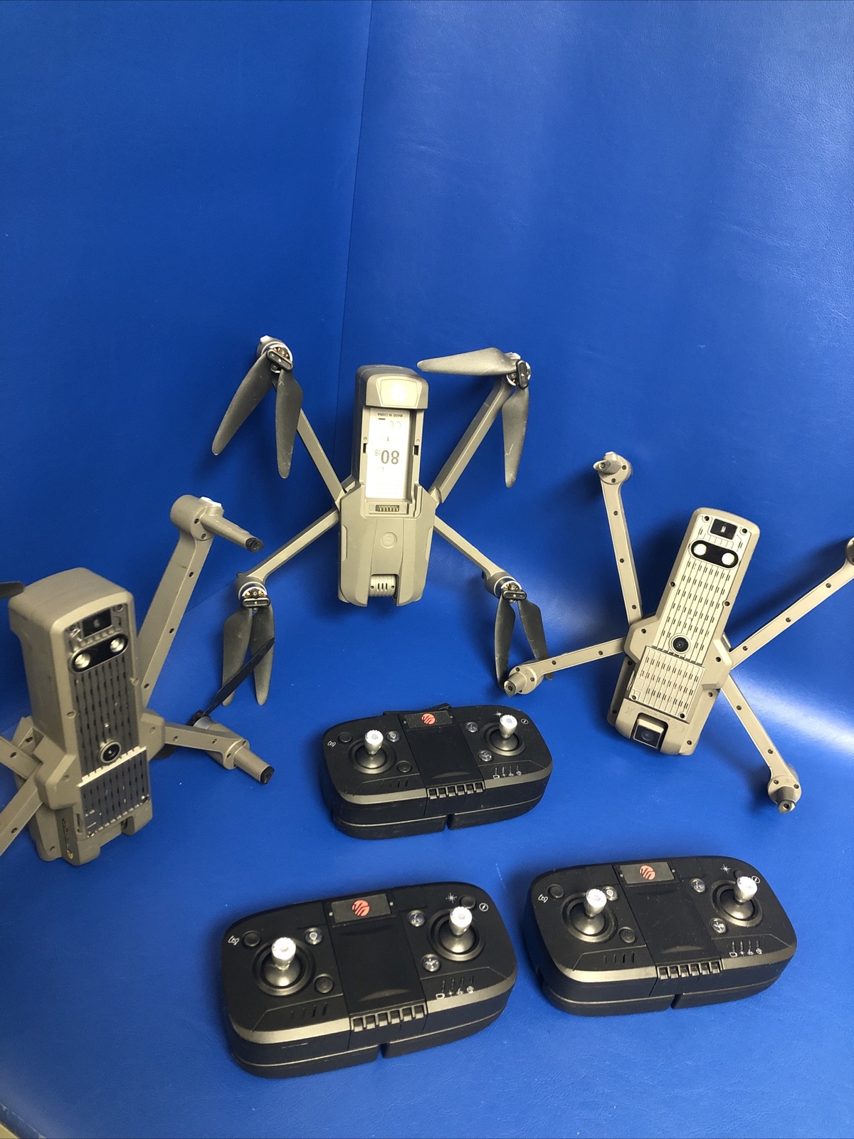 LOT OF 3X **BROKEN FOR PARTS** VIVITAR PHOENIX 2.0 CAMERA DRONE AND CONTROLLER-image