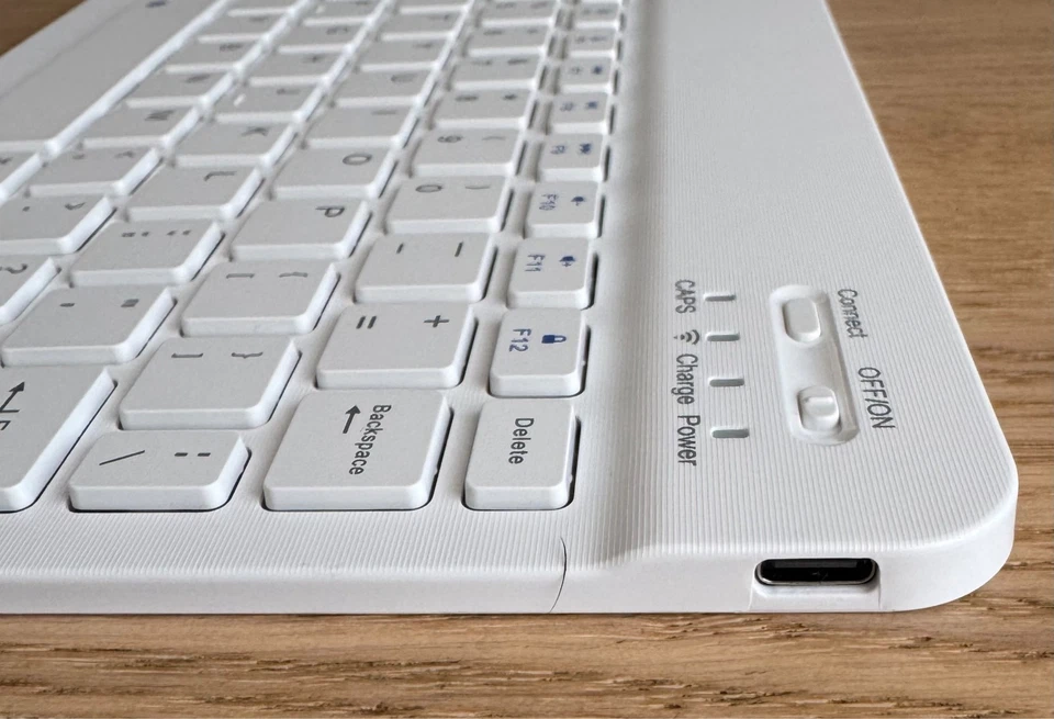 Clavier Bluetooth universel QWERTY neuf – iOS Android Windows – USB-C - Photo 2/2