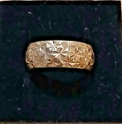 Vintage 8mm band/ gold on 925 sterling silver/ flower design/Wt 5.63g/UK size T