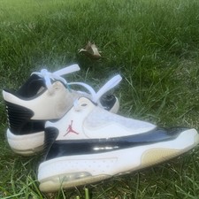 Nike Air Jordan Max Aura 2 Youth Size 5.5 Bla...