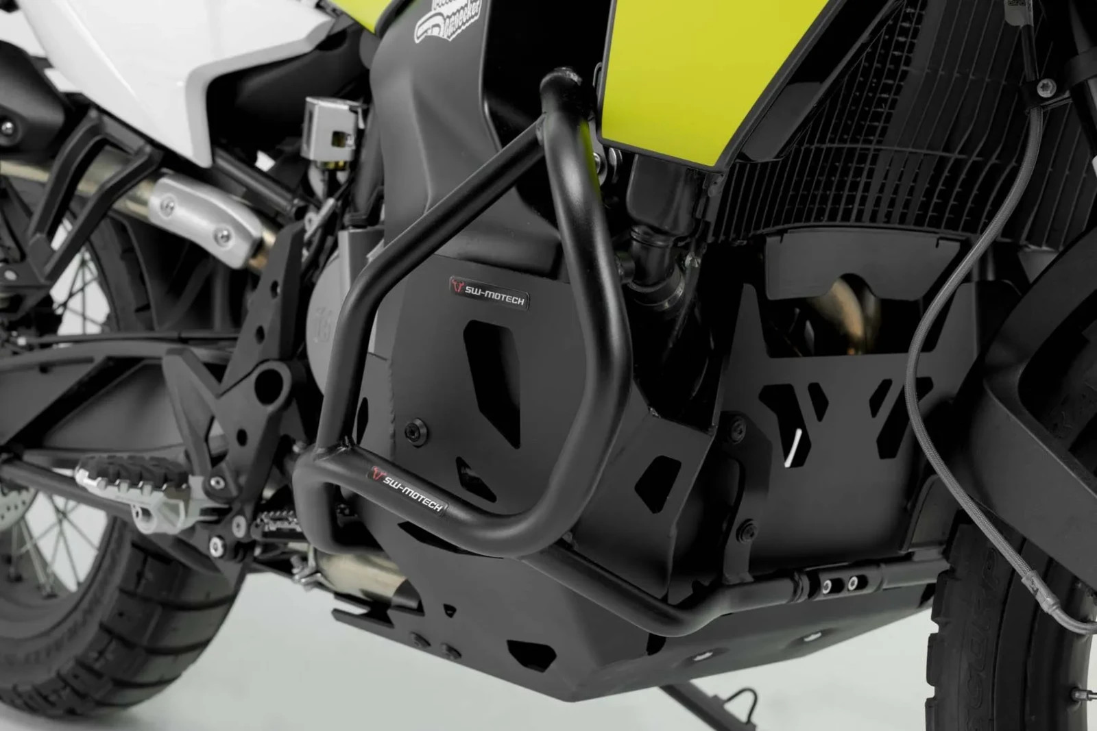 Crashbar bas SW-Motech évitez la casse moteur sur votre KTM 890 / 790 Adv