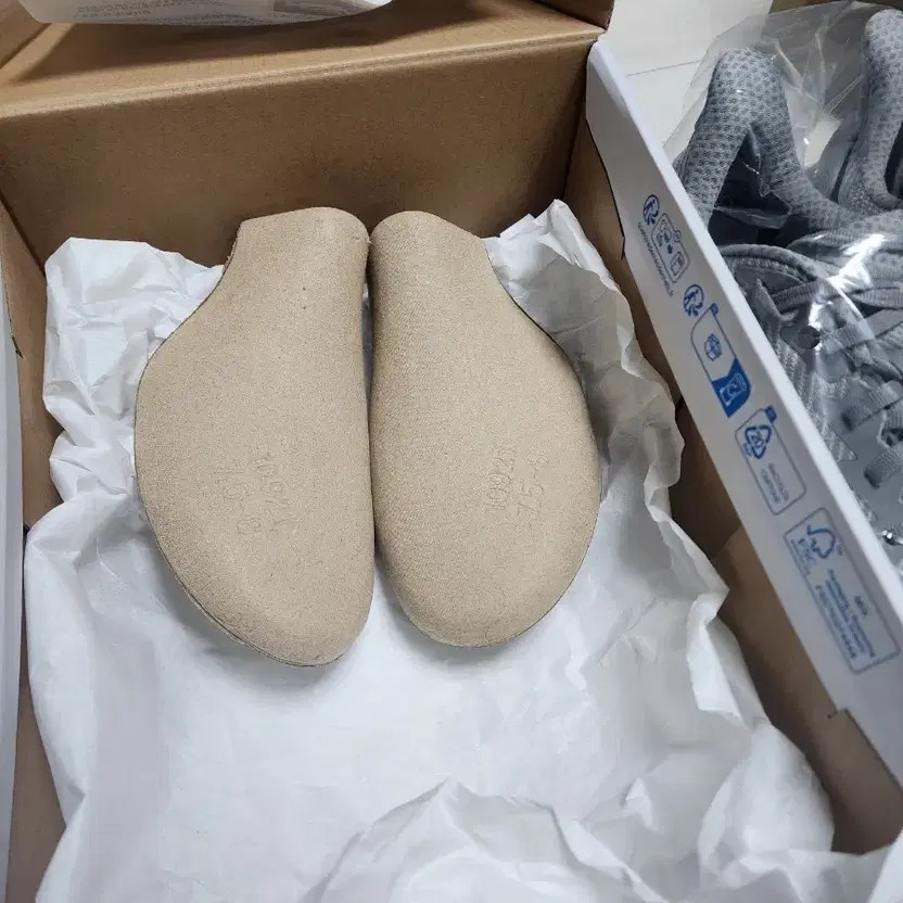 Hoka Clifton 9 Wide Gray Running Shoes, Size 260mm thumbnail 7