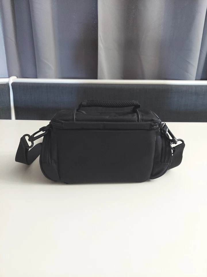 Case Logic Compact Camera Case, Good Condition  - Image 4 of 4