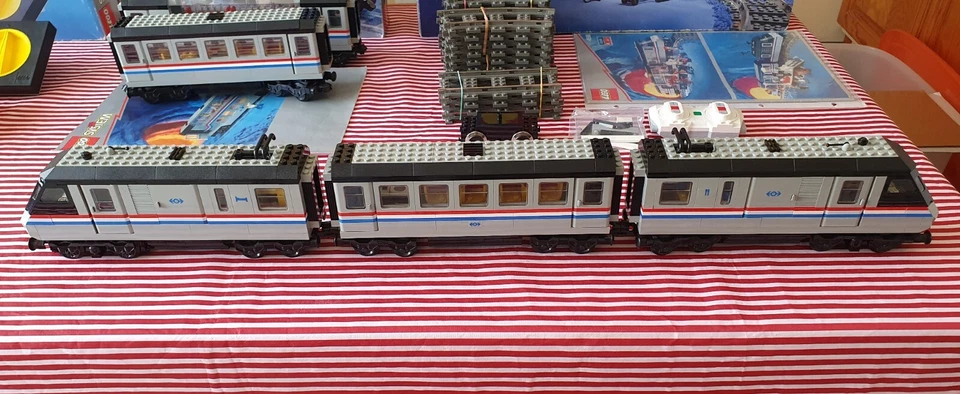 LEGO 4558 Metroliner Train, dual power, collection - Photo 3/4