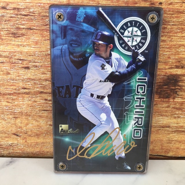 2001 Ichiro Suzuki Foil Signature Collectible Baseball Card Authentic 