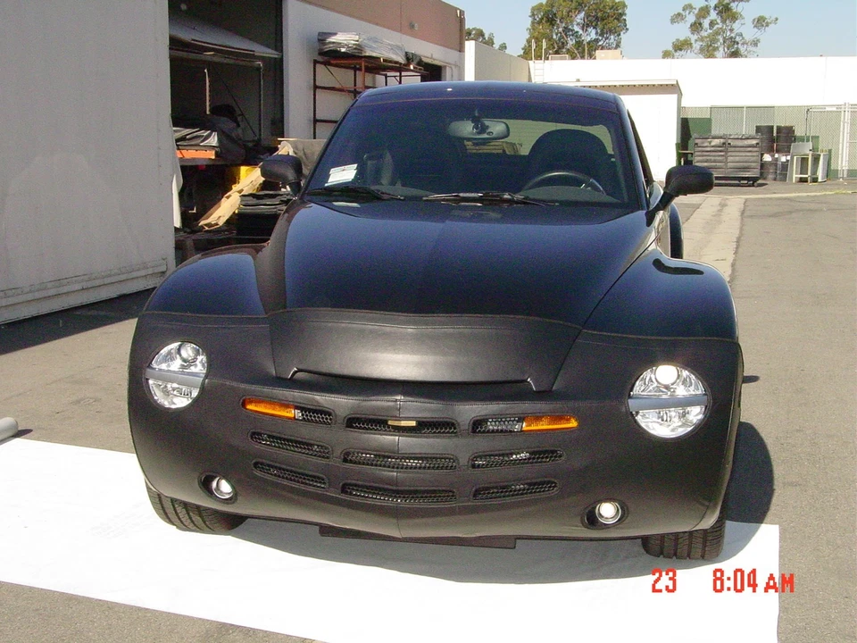 Colgan Front End Mask Bra 2pc. Fits Chevy SSR W/Lic. Plate 2003 2004 2005 2006 - Image 2 of 2