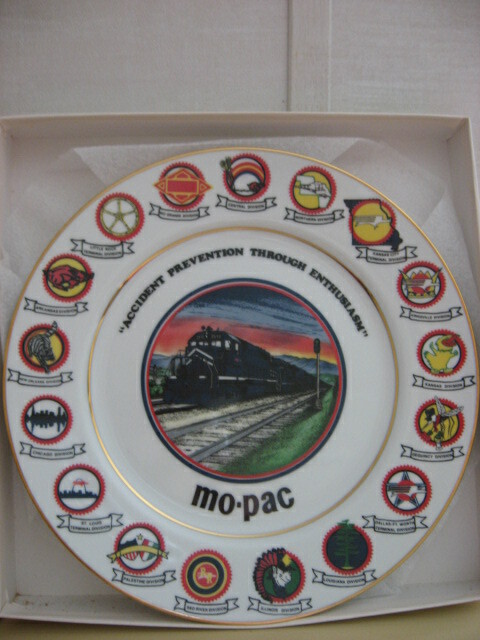 Vintage MO- PAC COLLECTOR'S PLATE "ACCIDENT PREVENTION THROUGH ENTHUSIASM"