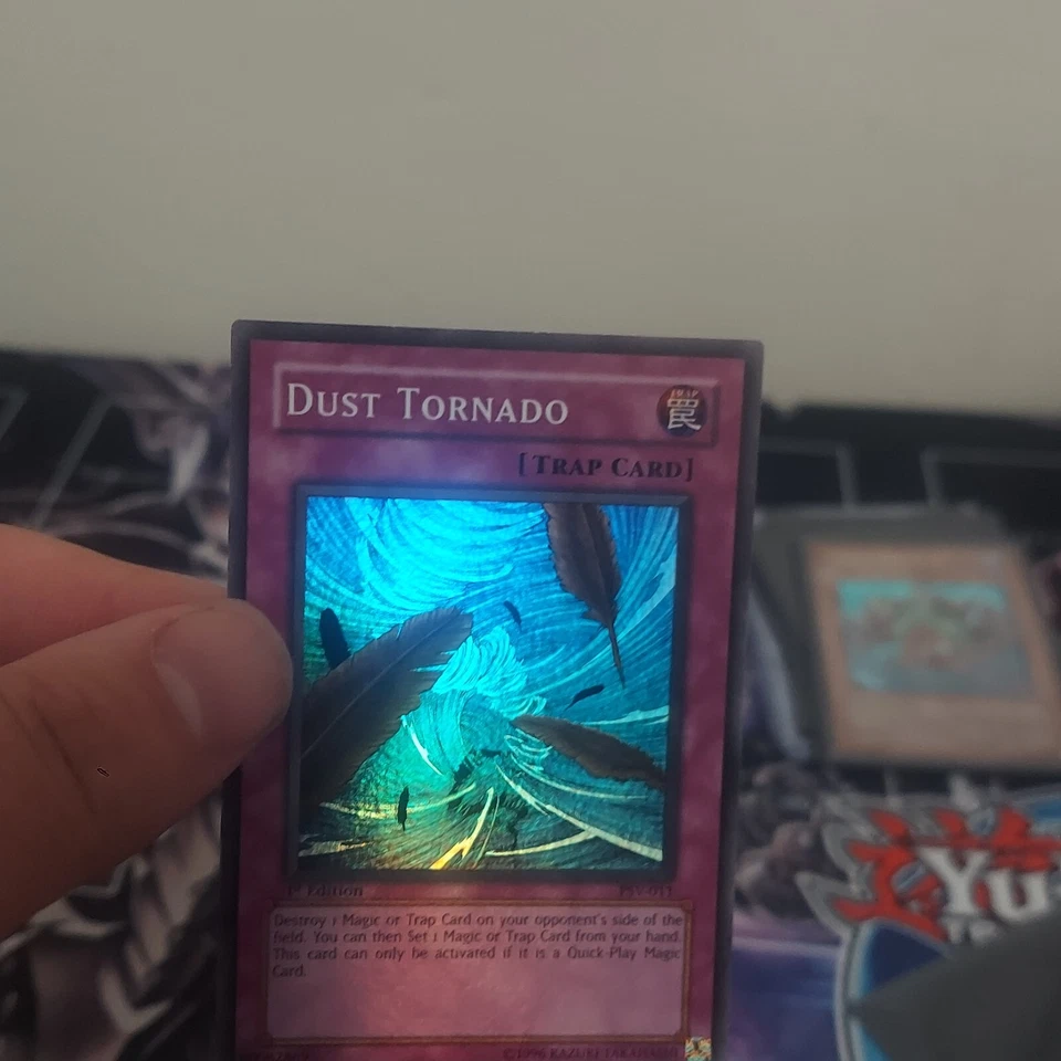 Yugioh Dust Tornado PSV-011 Super Rare Holo Bleed Near Mint 1st Ed - Image 2 of 4