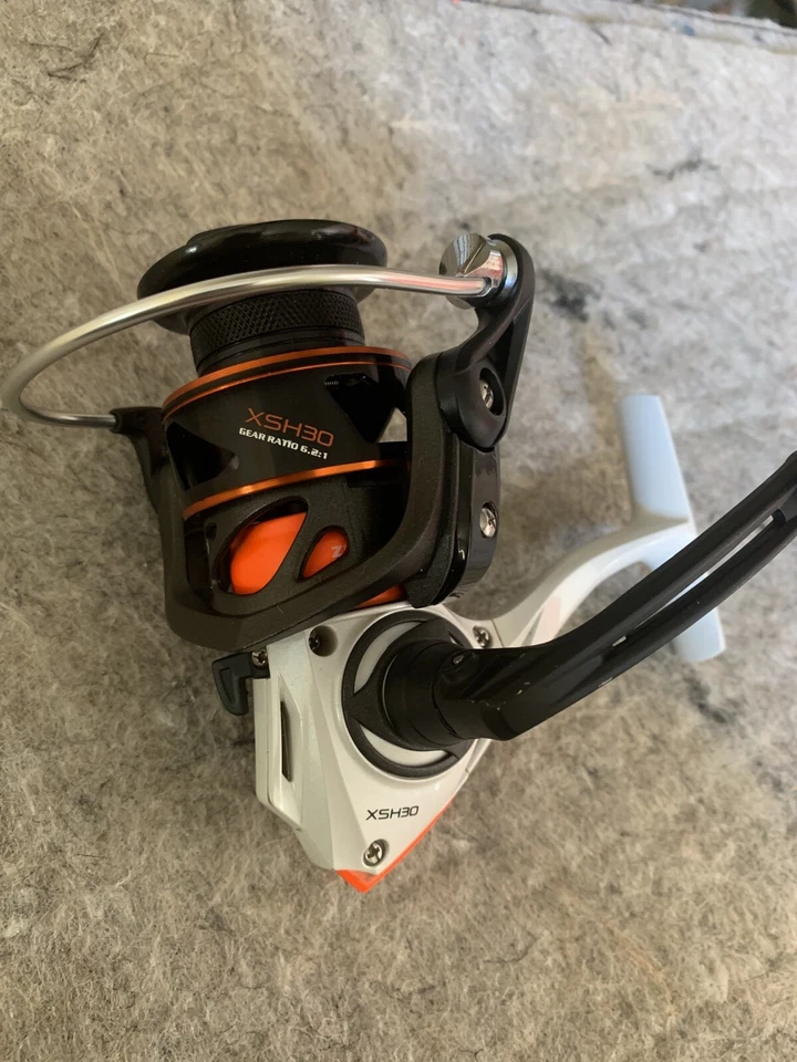 Carrete giratorio Lew’s XFINITY Speed Spin 8bb 6,2:1 alta velocidad XSH30 LIQUIDACIÓN Foto 3 de 4