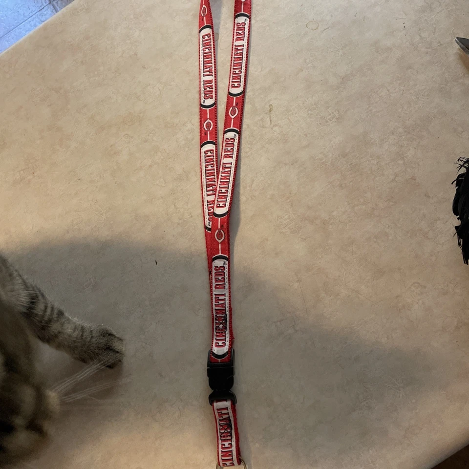Cincinnati Reds Lanyard 1"x23" with Clip Attachment 2-Sided Print - Image 3 of 4