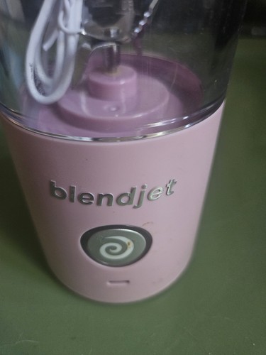BlendJet2 Light Pink 16oz Portable Travel Hand Blender Cordless Rechargeable USB - Picture 2 of 4