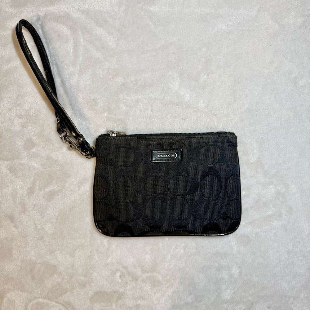 Coach Black Signature C Wristlet Zip Pouch Wallet
