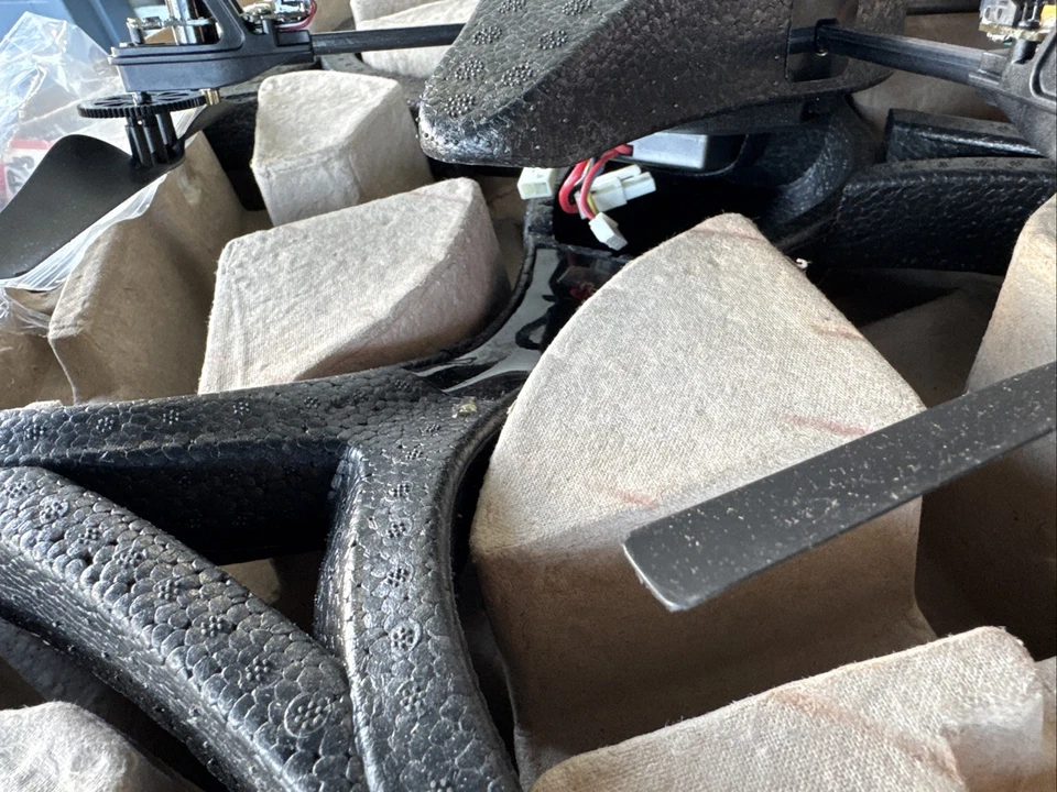 AR Parrot Drone 1.0 Quadcopter Air Base Flying Video Game Untested - Image 3 of 4